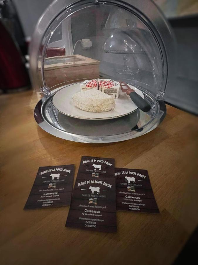 Le Central Hotel-Bar 올롱생테마리 외부 사진